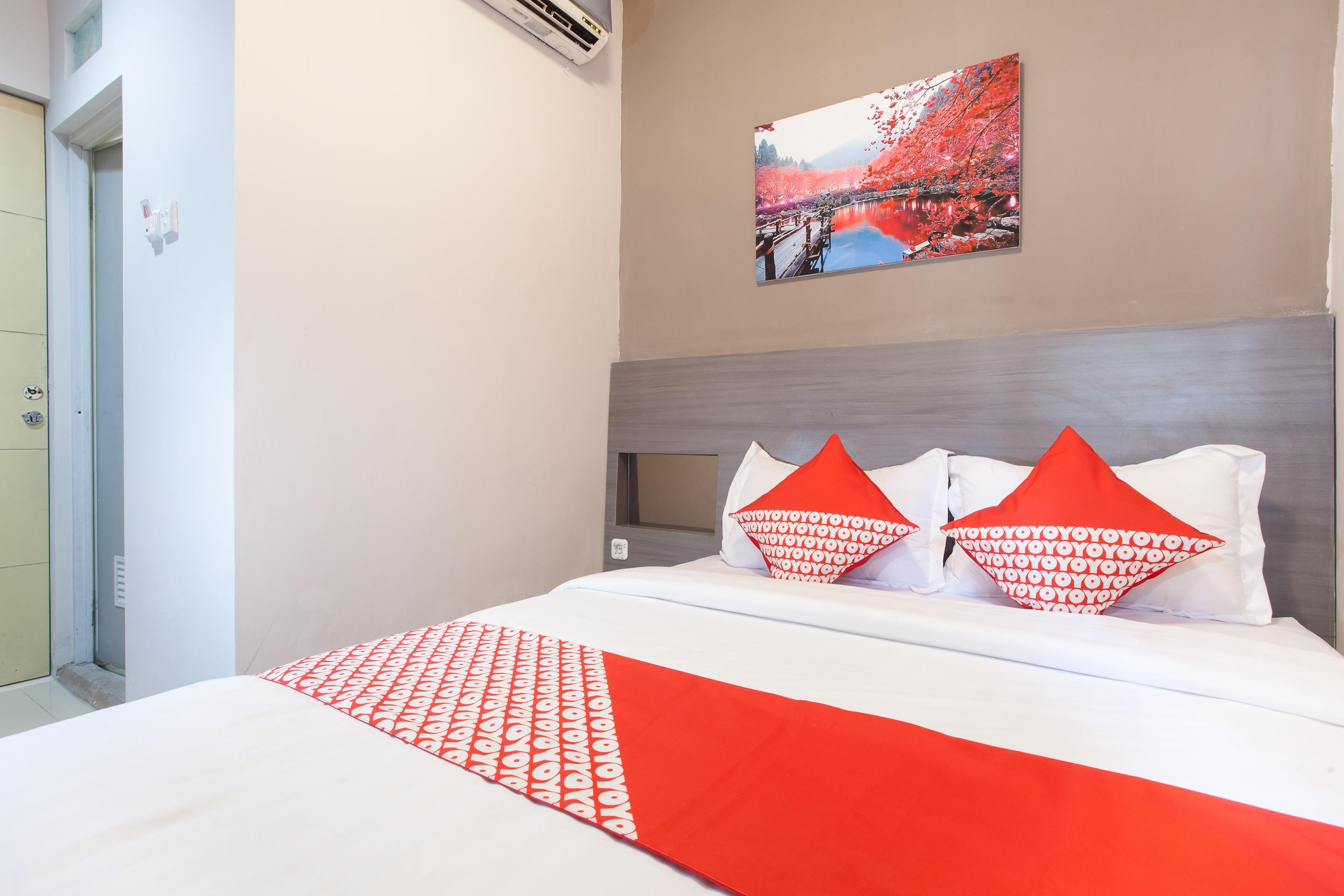 We Stay Residence Redpartner Surabaya Kültér fotó
